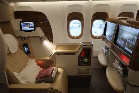 Review: Emirates Boeing 777 (new) Business Class Brussels to Dubai.